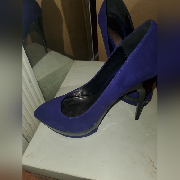 Pumps - Picture 4 of 5